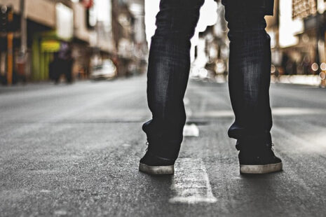 can someone be left alone with dementia